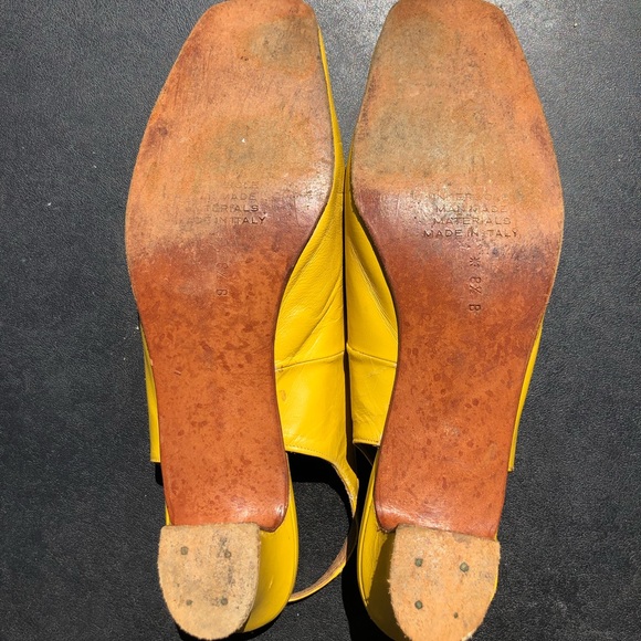 Vintage Low Heel Yellow Leather Sandals Size 8.5 - Picture 5 of 9